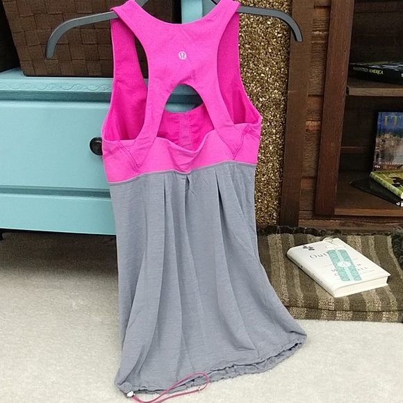 Lululemon Bubble Hem Tank Top - Picture 2 of 7